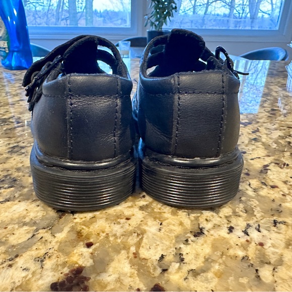 Girls Dr. Martens - Picture 2 of 3